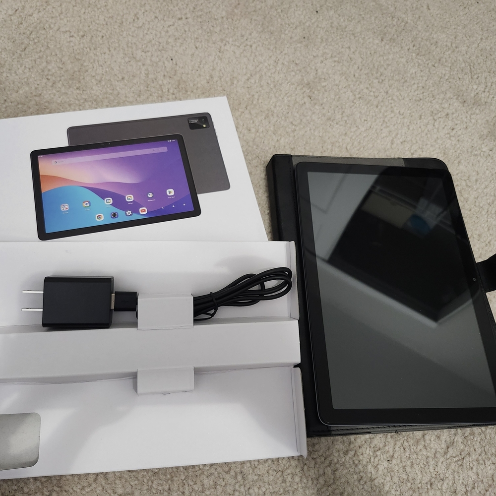 Black Tablet with Accessories Brand New With Case Androrid Brand Digliand DL1050